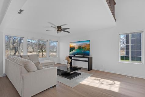 377 Locksley Drive Streamwood IL 60107