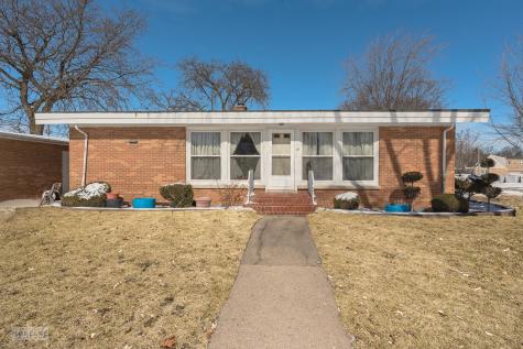 44 South Iowa Avenue Addison IL 60101