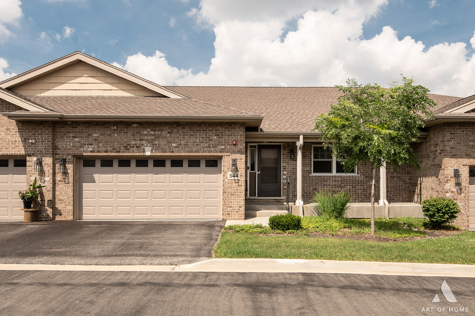 544 North Woodland Court Addison IL 60101
