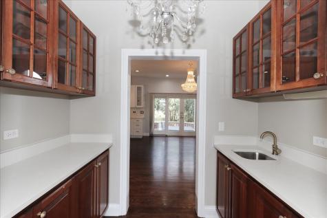 5N523 East Lakeview Circle St. Charles IL 60175