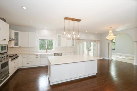 5N523 East Lakeview Circle St. Charles IL 60175