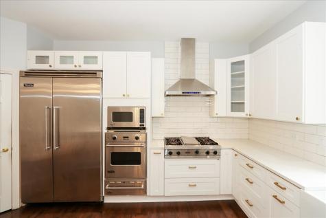 5N523 East Lakeview Circle St. Charles IL 60175