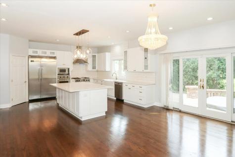 5N523 East Lakeview Circle St. Charles IL 60175