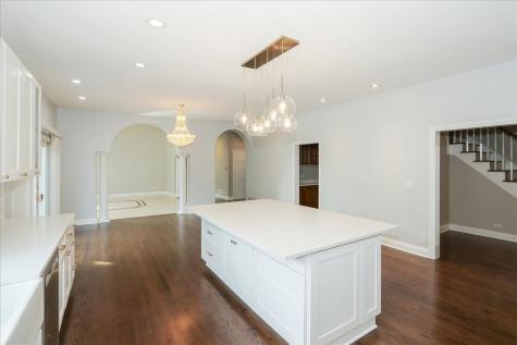 5N523 East Lakeview Circle St. Charles IL 60175