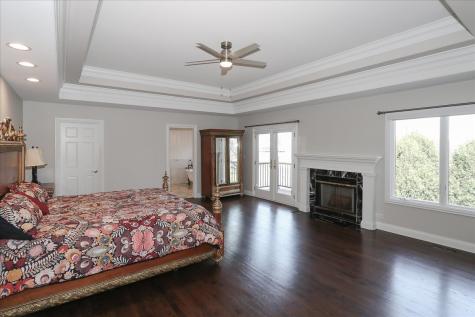 5N523 East Lakeview Circle St. Charles IL 60175