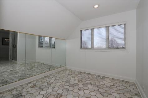 5N523 East Lakeview Circle St. Charles IL 60175