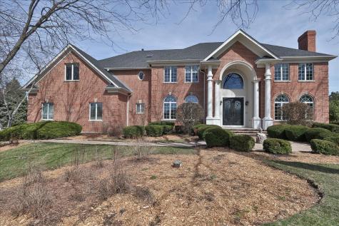 5N523 East Lakeview Circle St. Charles IL 60175