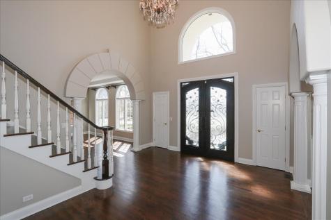 5N523 East Lakeview Circle St. Charles IL 60175