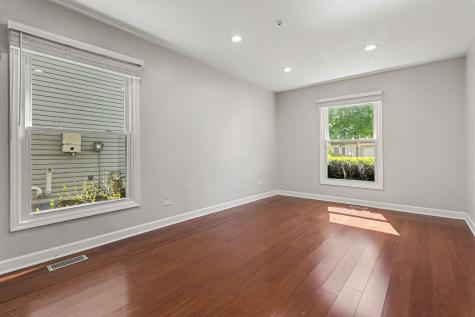 8 Greenvale Road SE Vernon Hills IL 60061