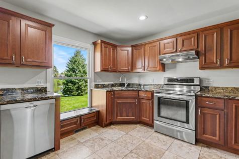 8 Greenvale Road SE Vernon Hills IL 60061