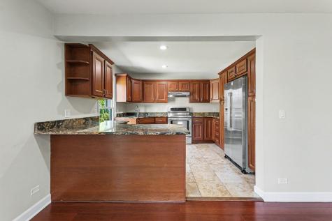 8 Greenvale Road SE Vernon Hills IL 60061
