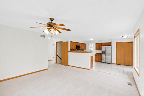 360 Thomas Drive West Chicago IL 60185