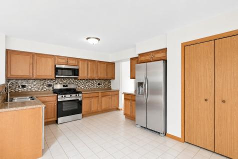 360 Thomas Drive West Chicago IL 60185