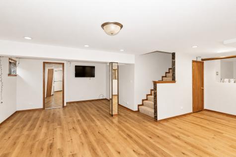 360 Thomas Drive West Chicago IL 60185