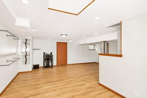 360 Thomas Drive West Chicago IL 60185