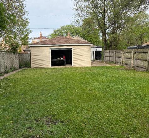 7351 South Whipple Street Chicago IL 60629