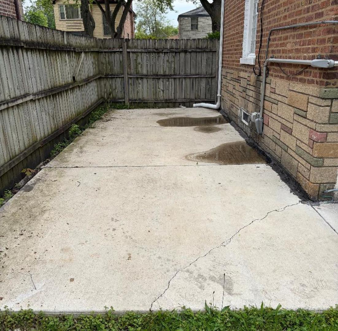 7351 South Whipple Street Chicago IL 60629