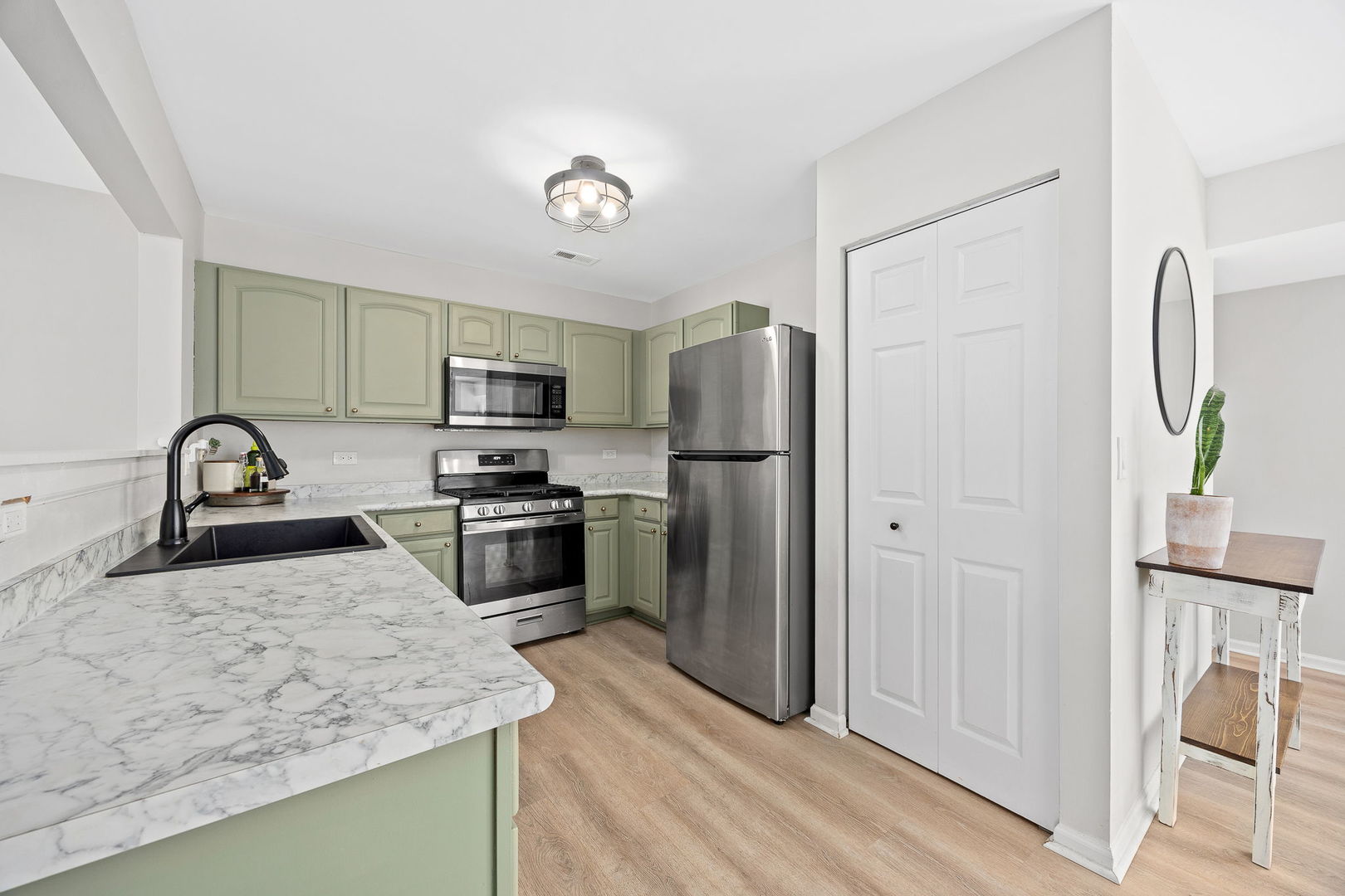 1022 Symphony Drive Aurora IL 60504