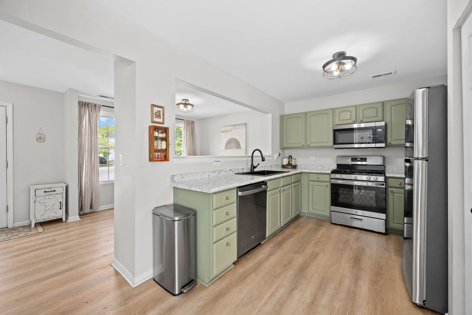 1022 Symphony Drive Aurora IL 60504