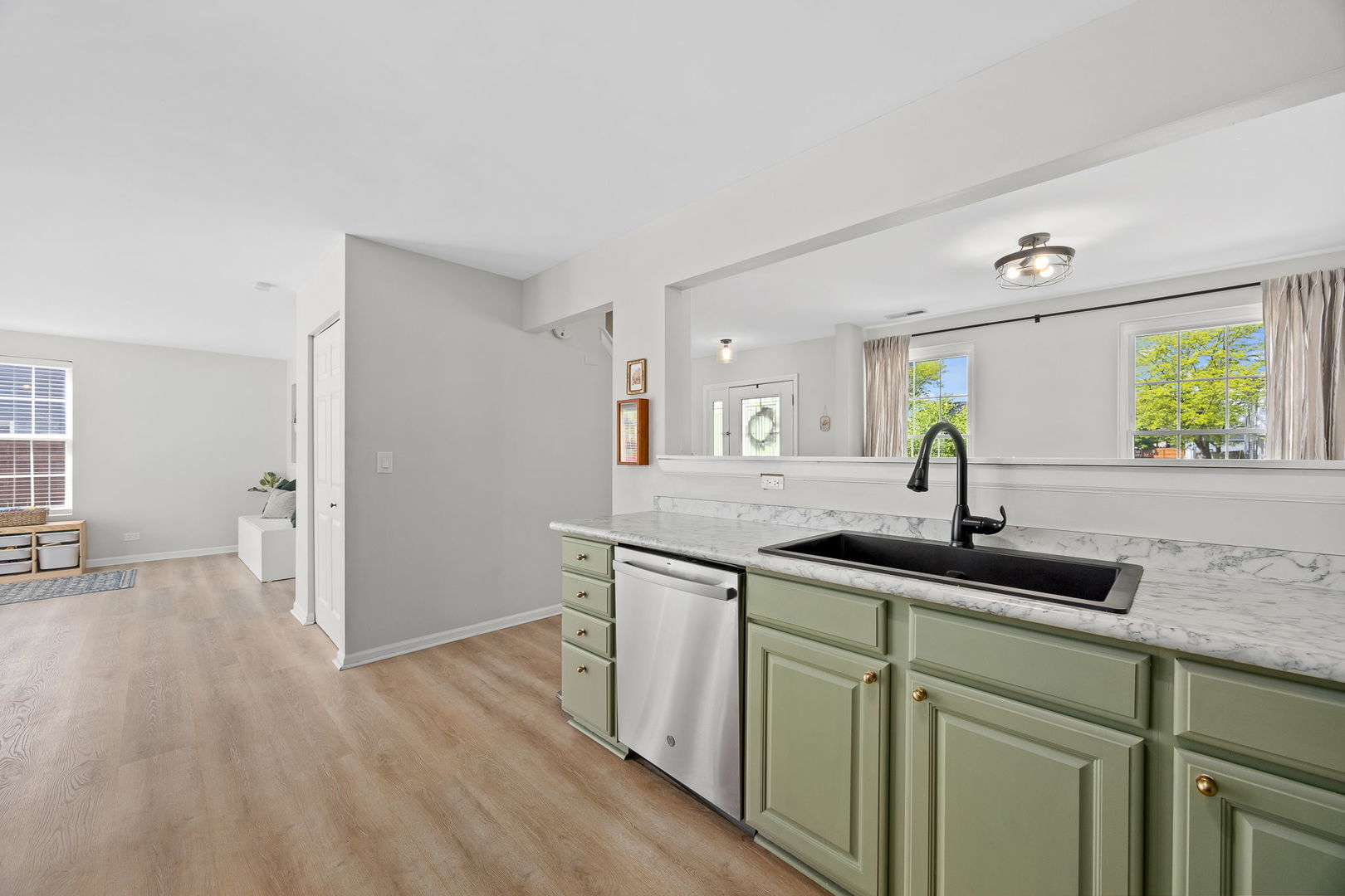 1022 Symphony Drive Aurora IL 60504