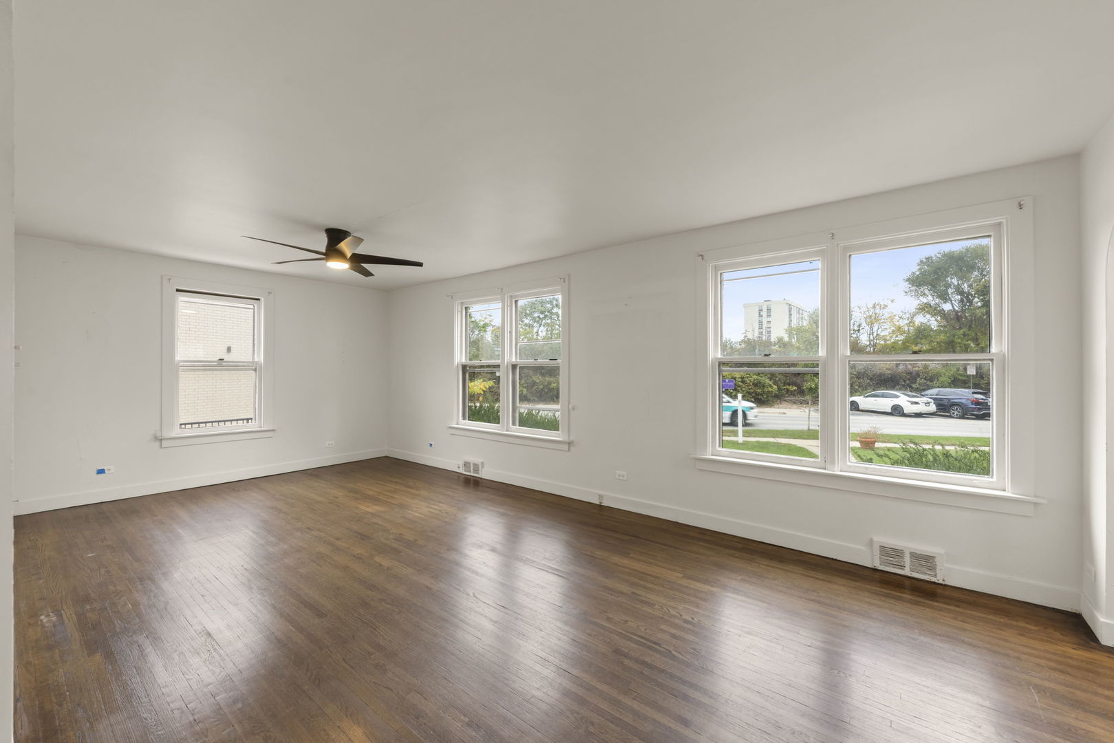 25 East Parkside Avenue Lombard IL 60148