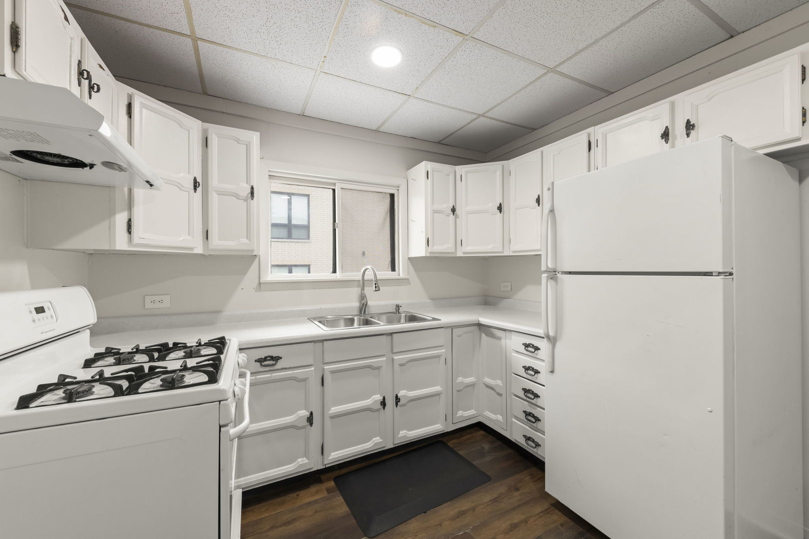 25 East Parkside Avenue Lombard IL 60148