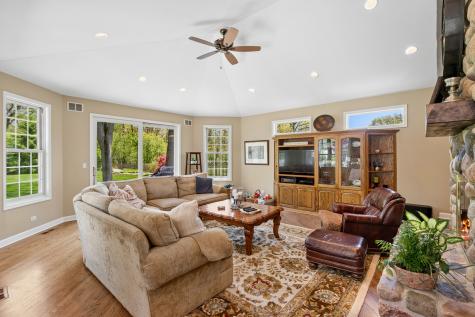 48 Fox Trail Lincolnshire IL 60069