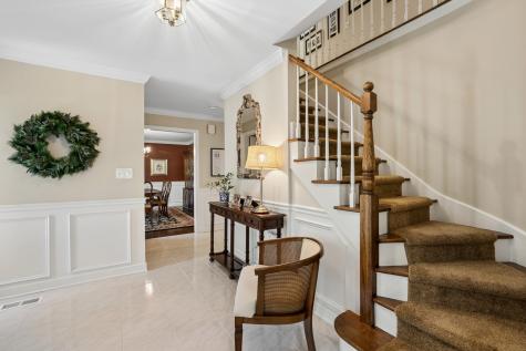 48 Fox Trail Lincolnshire IL 60069