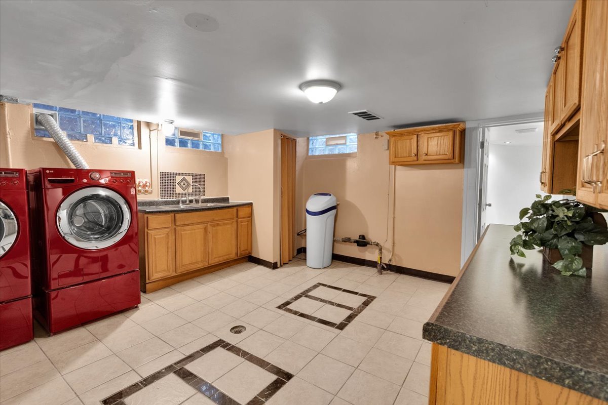 7545 South Carpenter Street Chicago IL 60620