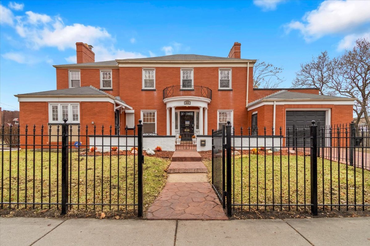 7545 South Carpenter Street Chicago IL 60620