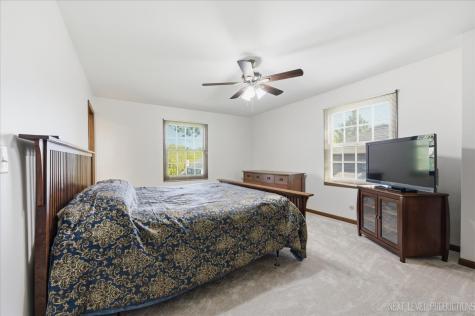 530 Olesen Drive Naperville IL 60540