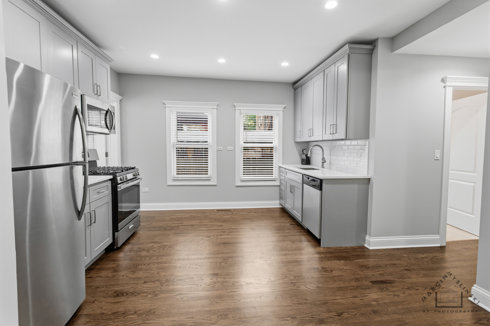 5010 West Newport Avenue Chicago IL 60641