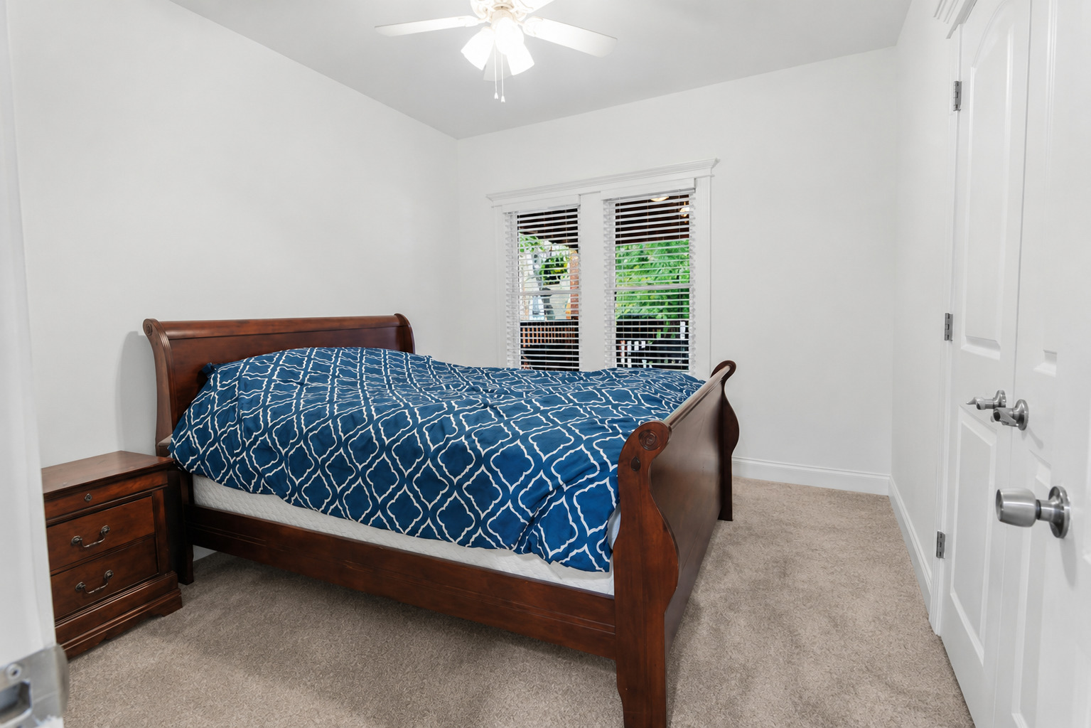 5010 West Newport Avenue Chicago IL 60641