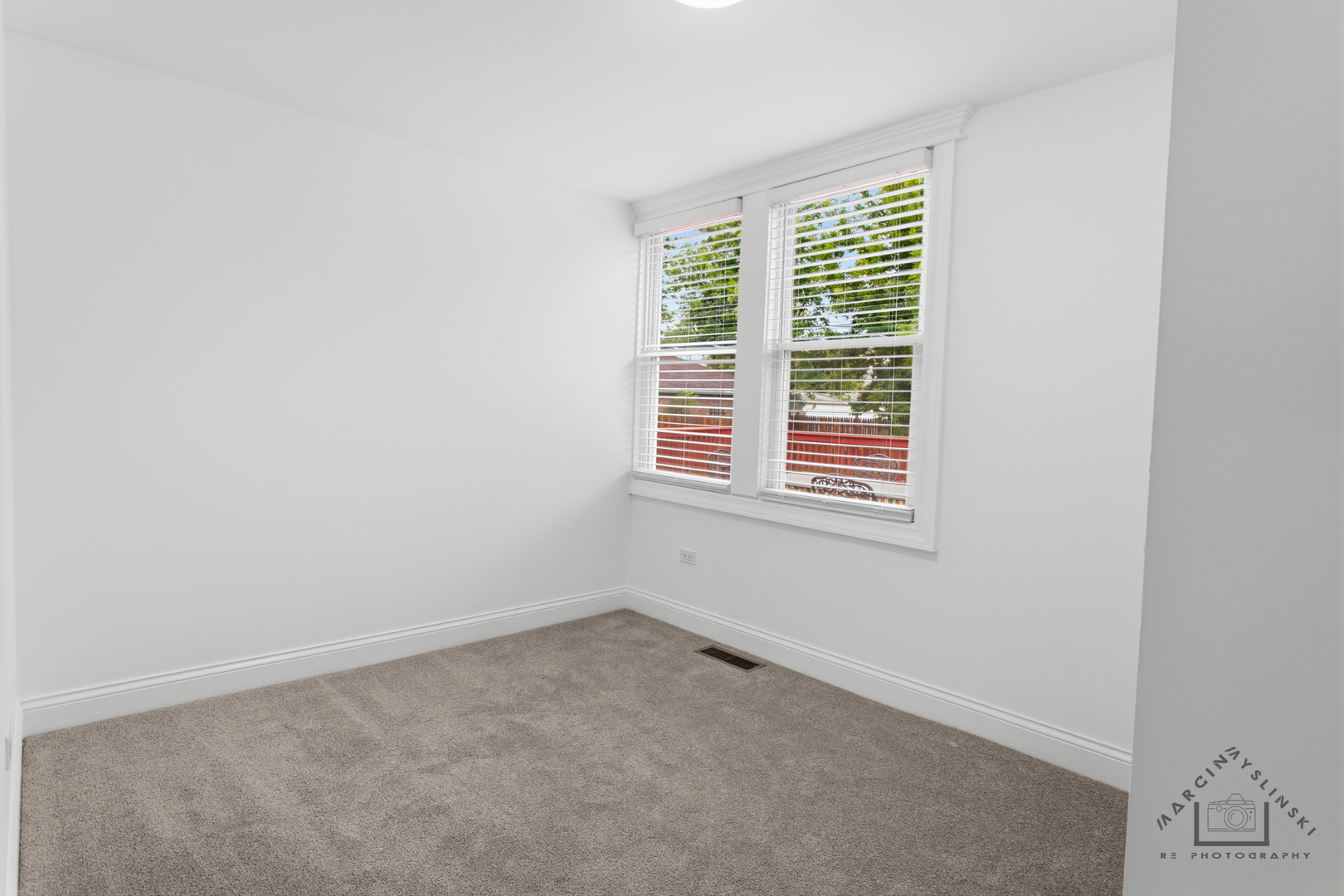 5010 West Newport Avenue Chicago IL 60641