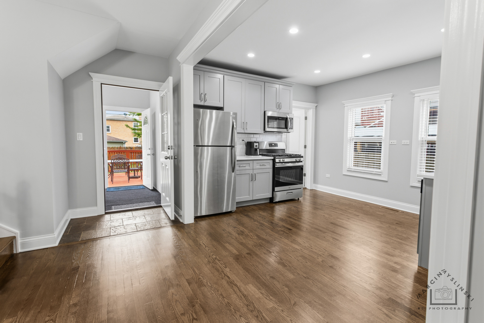 5010 West Newport Avenue Chicago IL 60641