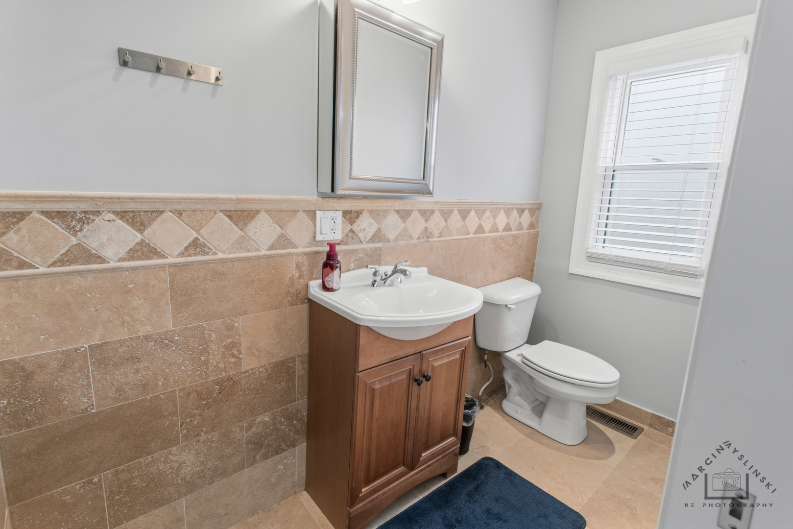 5010 West Newport Avenue Chicago IL 60641