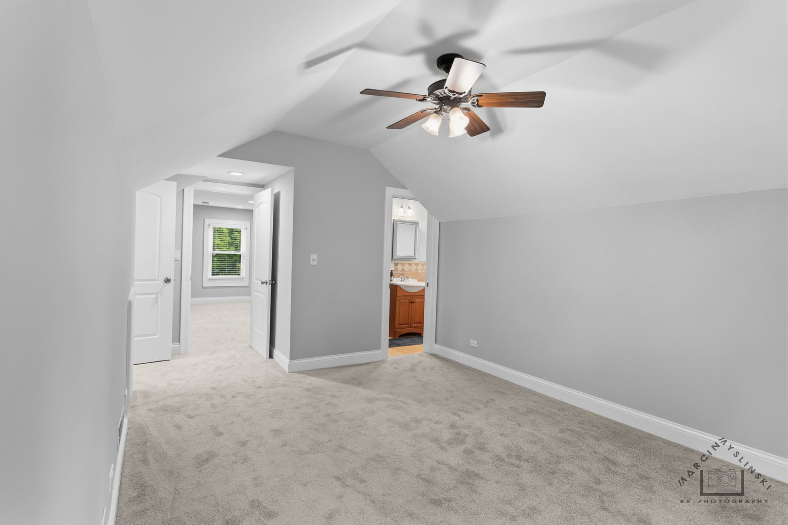 5010 West Newport Avenue Chicago IL 60641