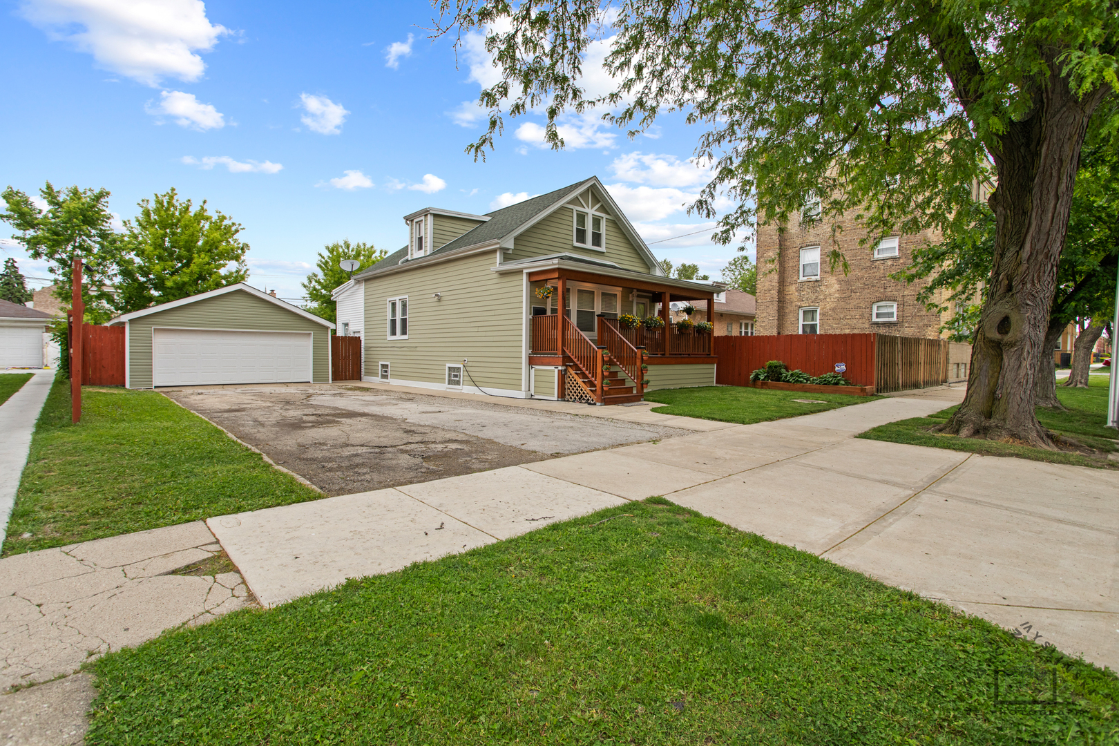 5010 West Newport Avenue Chicago IL 60641