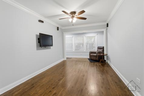 5010 West Newport Avenue Chicago IL 60641