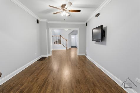 5010 West Newport Avenue Chicago IL 60641
