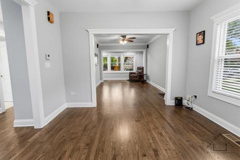 5010 West Newport Avenue Chicago IL 60641