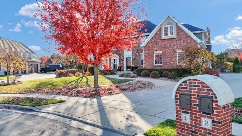 1 Windsong Way Bloomington IL 61704