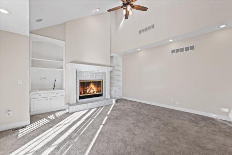1 Windsong Way Bloomington IL 61704