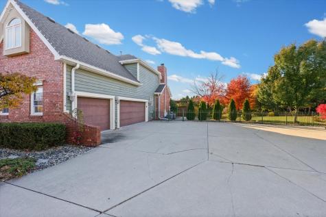 1 Windsong Way Bloomington IL 61704