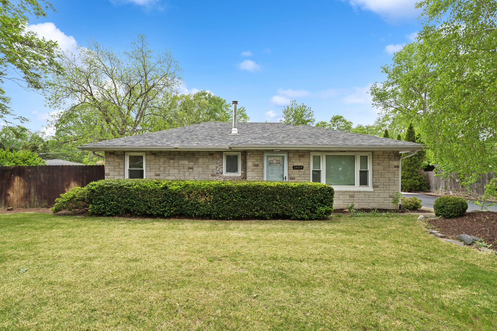 1404 Wilson Court Zion IL 60099