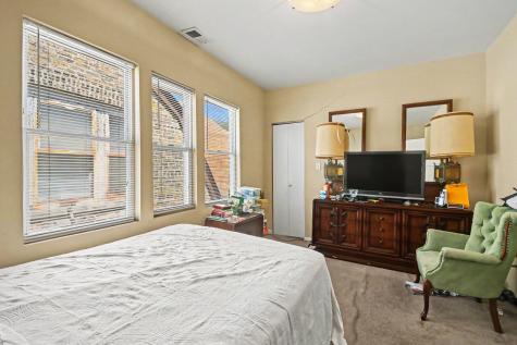 850 North Keystone Avenue Chicago IL 60651