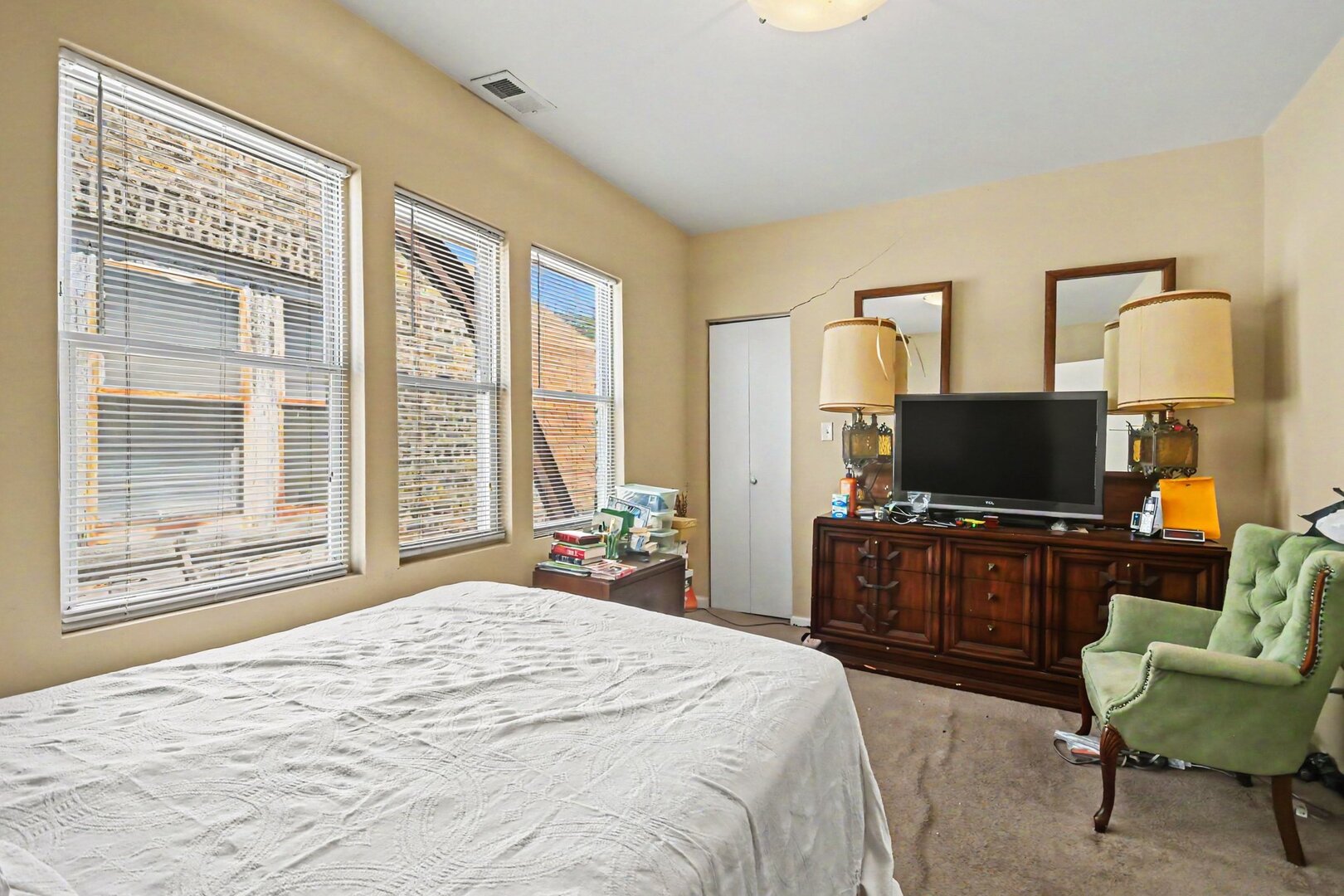 850 North Keystone Avenue Chicago IL 60651