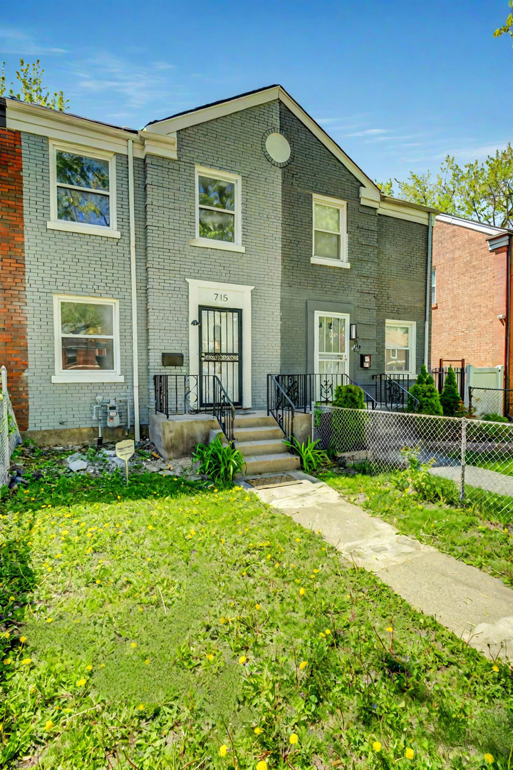 715 East 105th Place Chicago IL 60628
