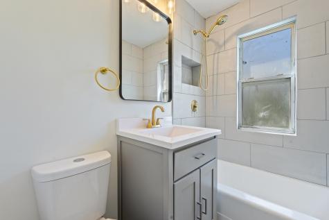 715 East 105th Place Chicago IL 60628