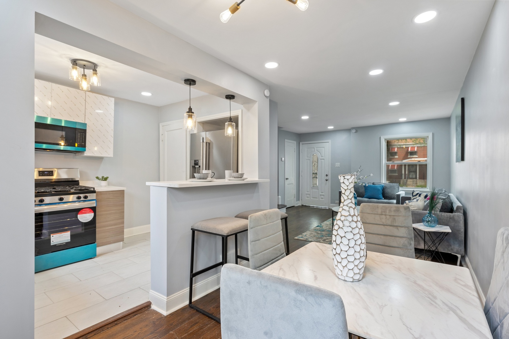 715 East 105th Place Chicago IL 60628